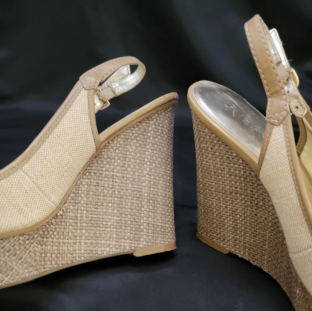 GUESS Slingback Close Toe Wedges‎ Size 9.5
